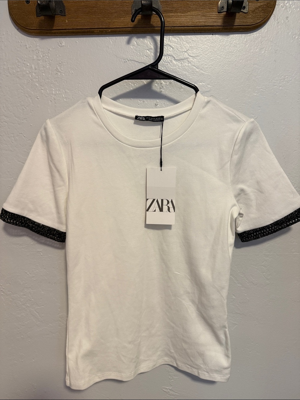 Zara White Short Sleeve Tee with Black Sleeve Trim